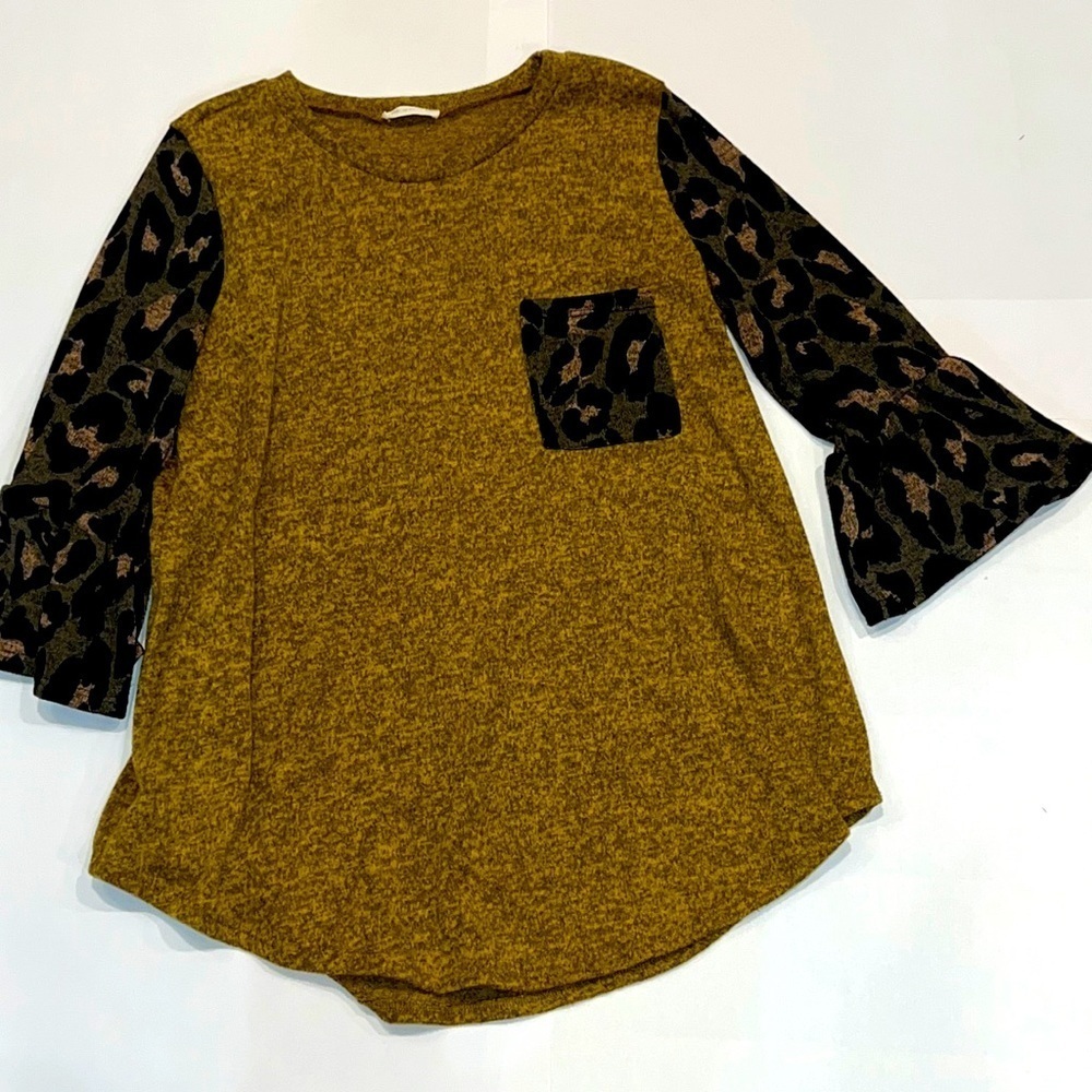 REB. in J. 220 Womens 3/4 Ruffle Sleeve Lightweight Animal Print Top Size XL